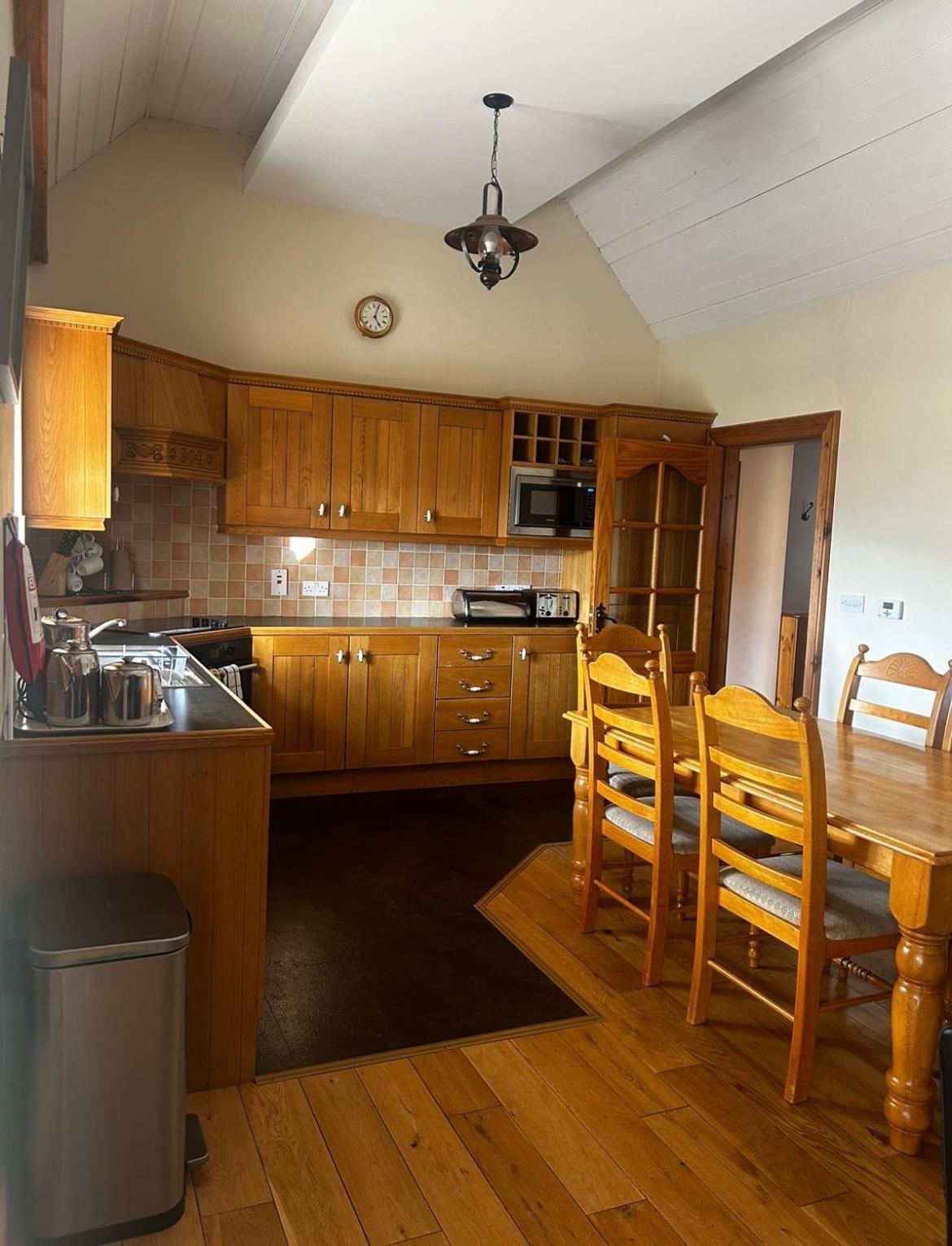 Yewwood Cottage ニューリー エクステリア 写真