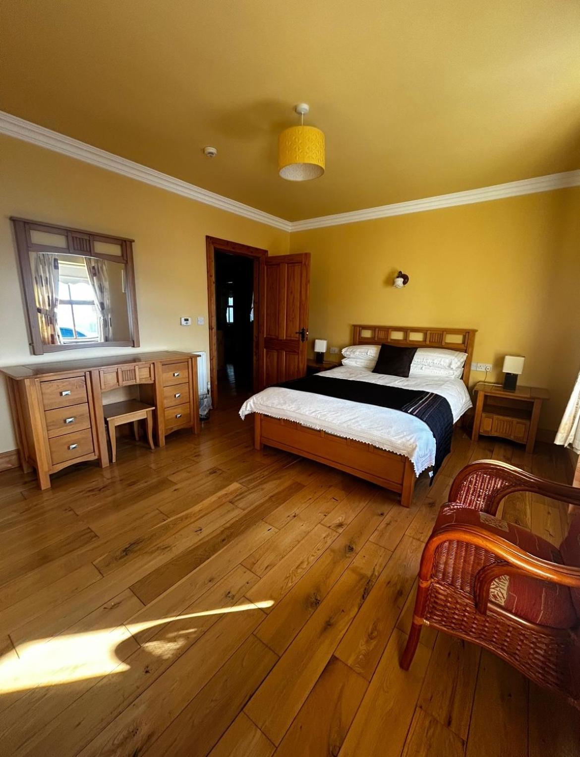 Yewwood Cottage ニューリー エクステリア 写真