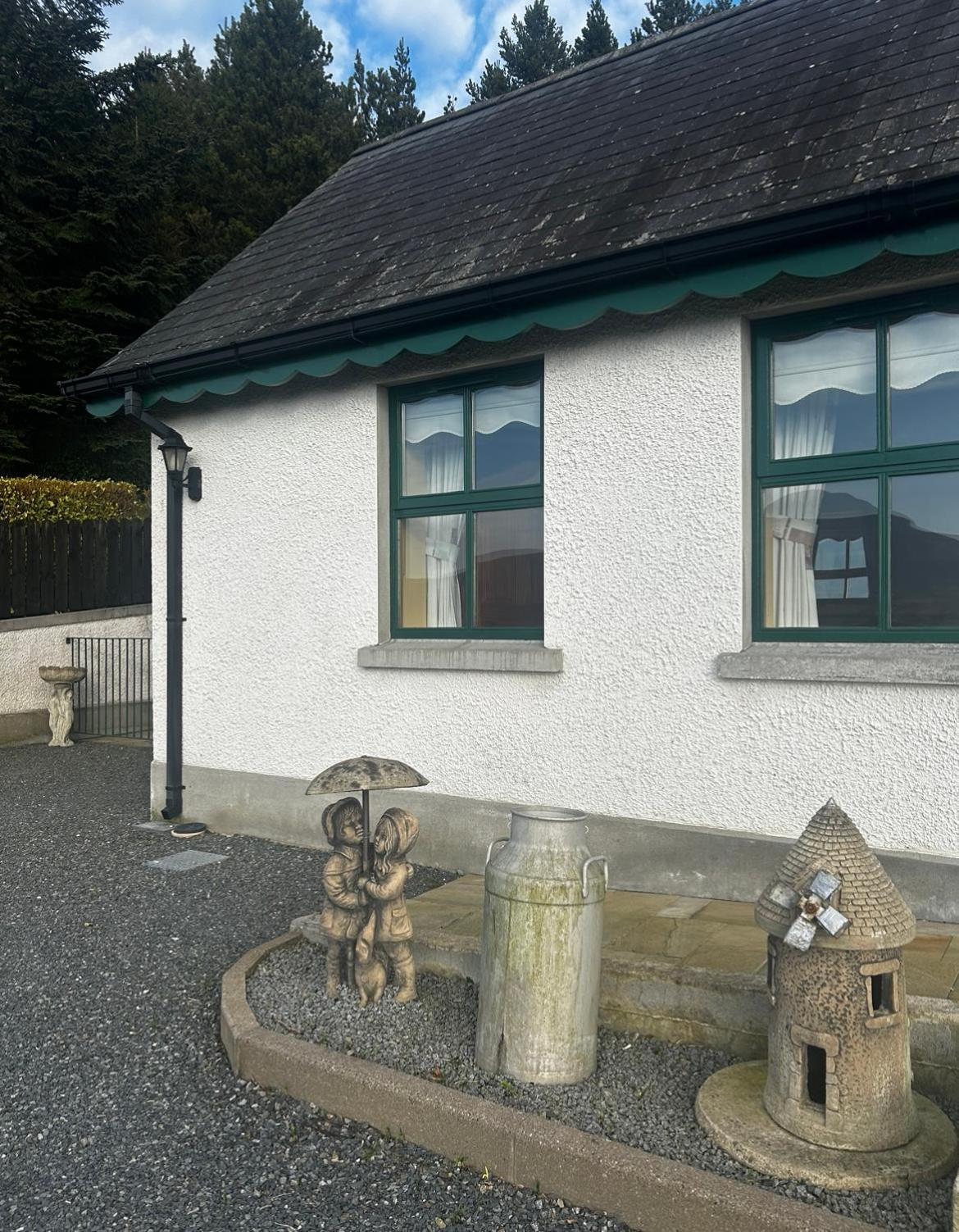 Yewwood Cottage ニューリー エクステリア 写真