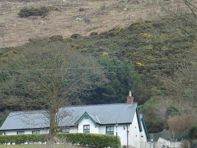 Yewwood Cottage ニューリー エクステリア 写真